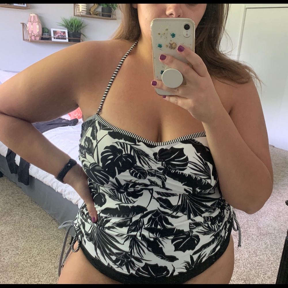 Tropical Print Tankini With Highwaisted Bottoms